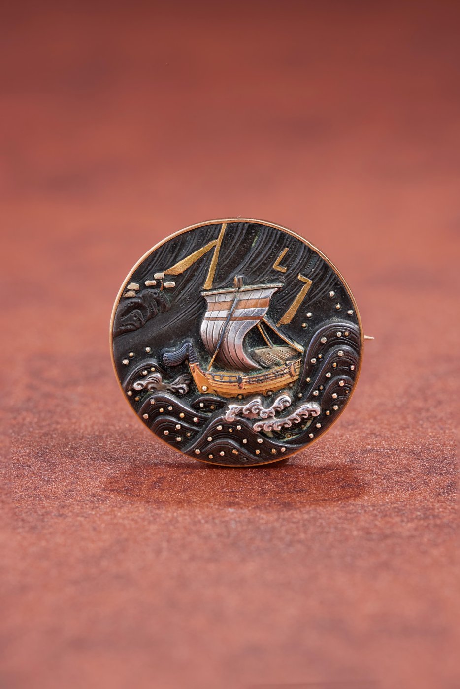 ⾚铜：从武⼠装饰到珠宝》展品| L'ÉCOLE School of Jewelry Arts